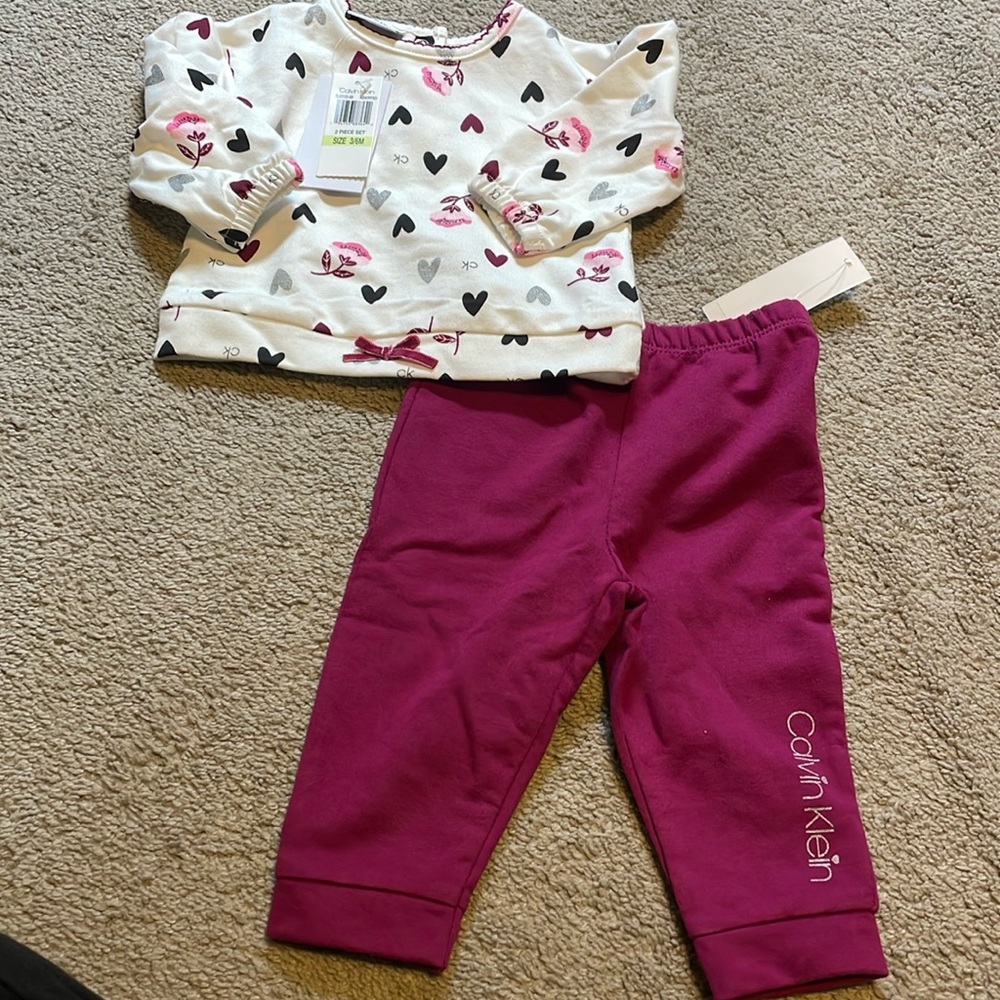 Calcin Klein baby girl 2 piece set size 3-6 months NWT
